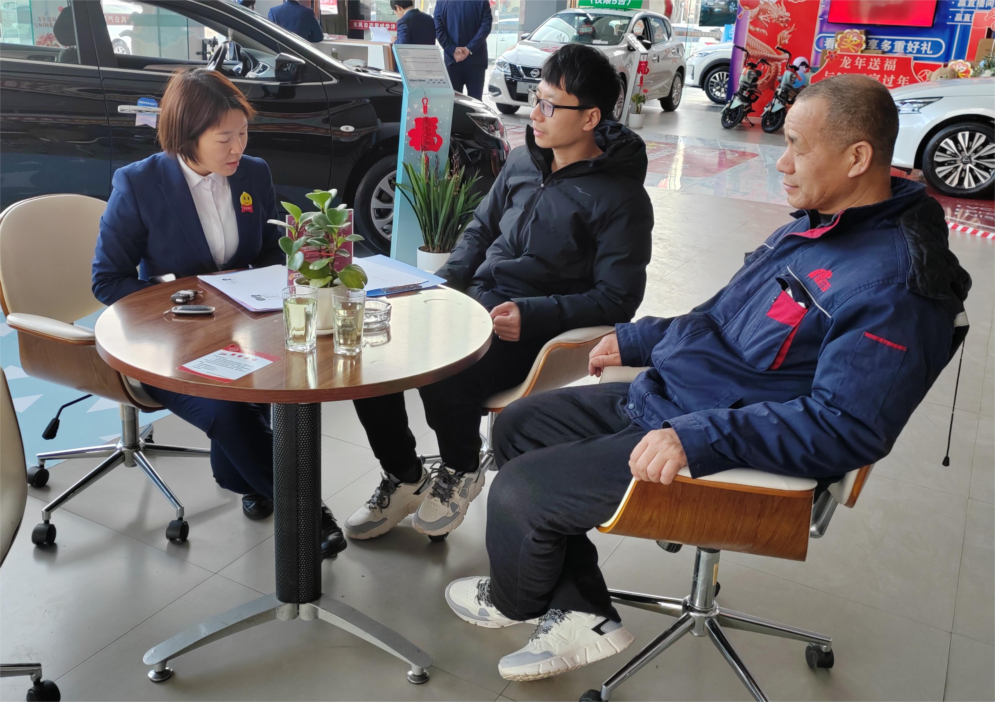 卓越服務，駕馭未來——記東風日產(chǎn)4S店銷售顧問陳霞霞的汽車銷售之道